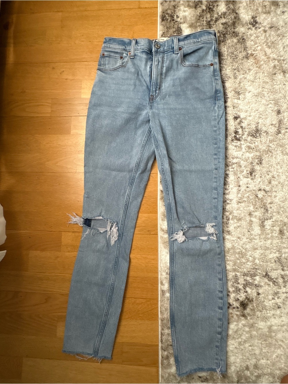 Abercrombie & Fitch Light Blue Skinny Jeans with Knee Rips